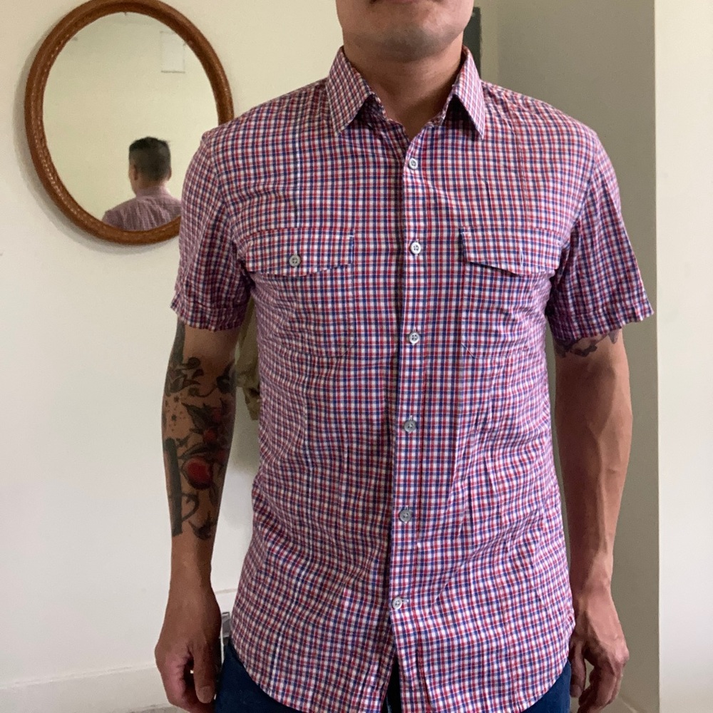 Short sleeve button down